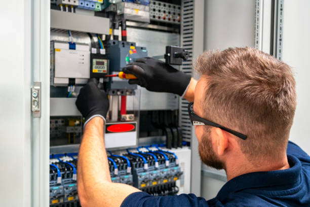 Best Affordable Emergency Electrician  in Seminole Manor, FL